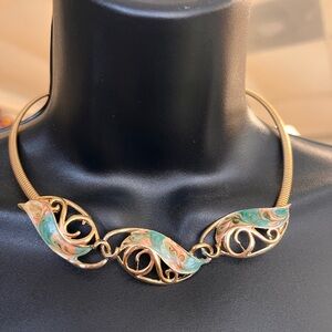 Elegant Gold and Green Necklace